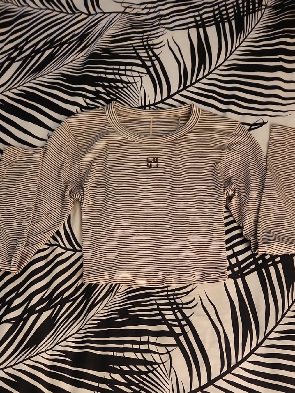 Hold Tight Straight-Hem Cropped Long-Sleeve Shirt
